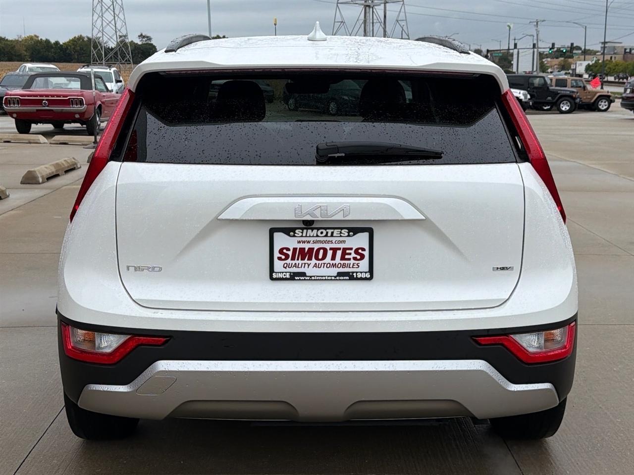 Kia Niro LX FWD 2025