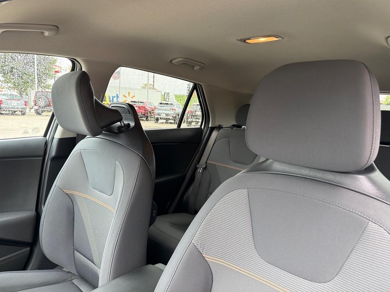 Kia Niro LX FWD 2025