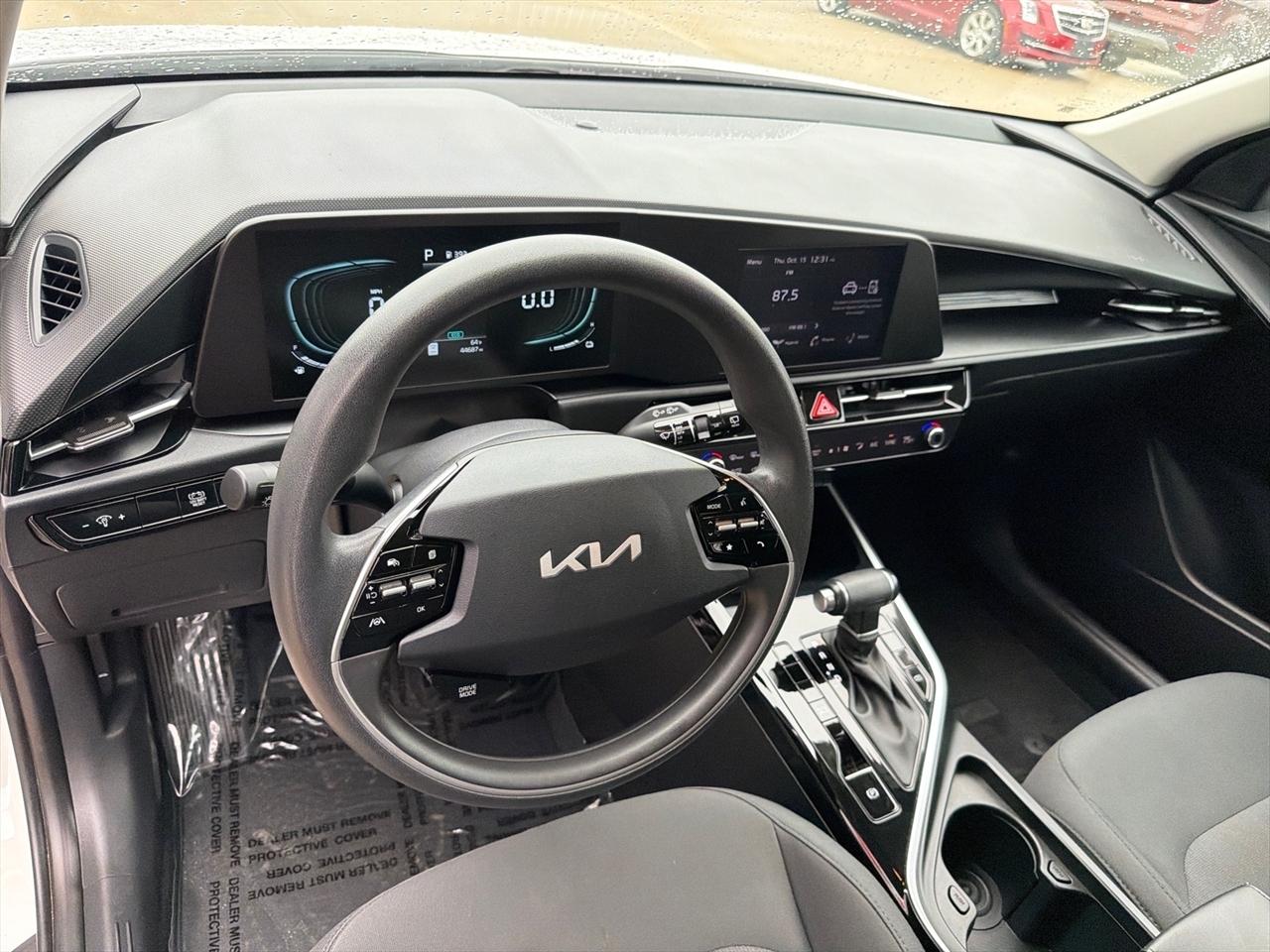Kia Niro LX FWD 2025