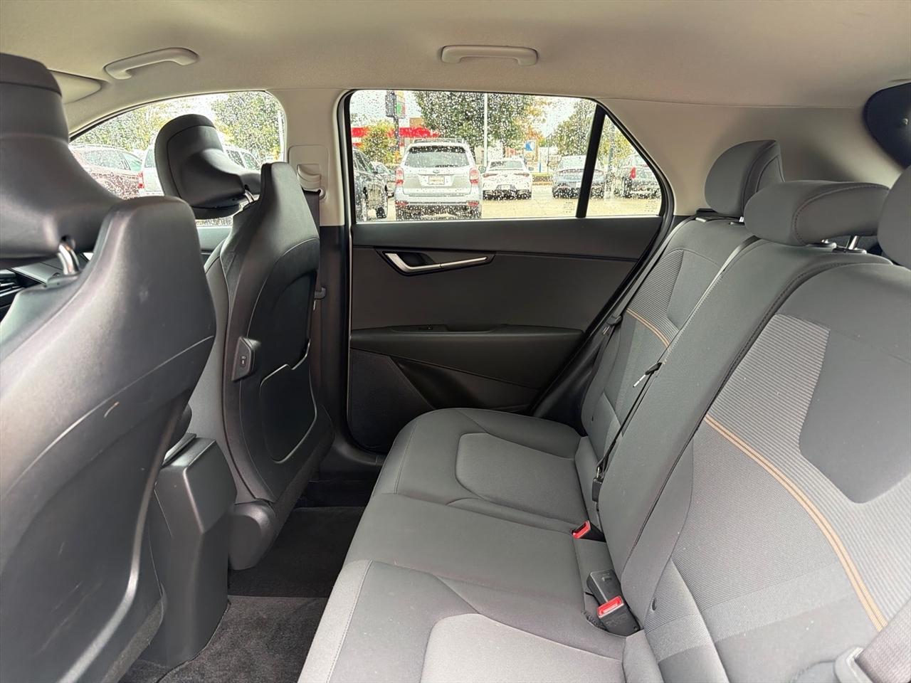 Kia Niro LX FWD 2025
