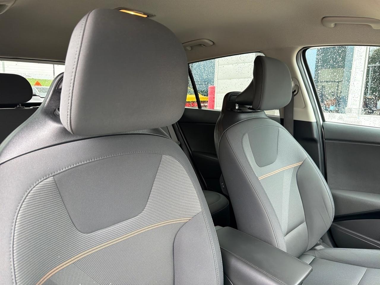Kia Niro LX FWD 2025