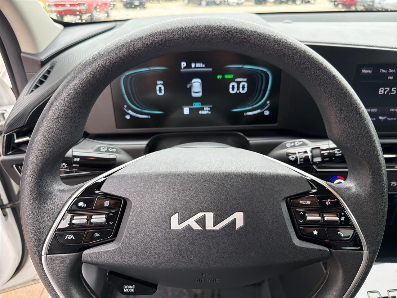 Kia Niro LX FWD 2025