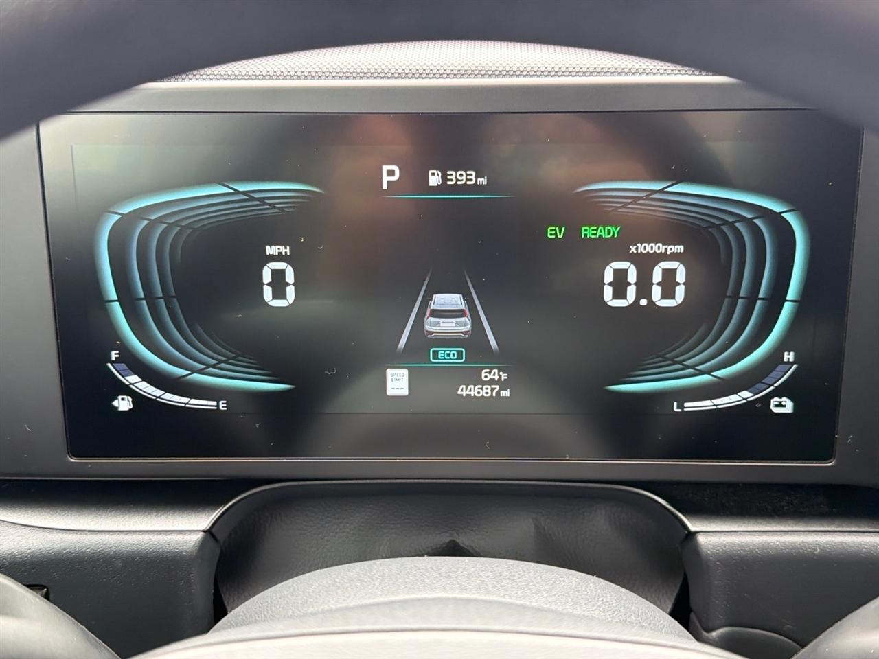 Kia Niro LX FWD 2025