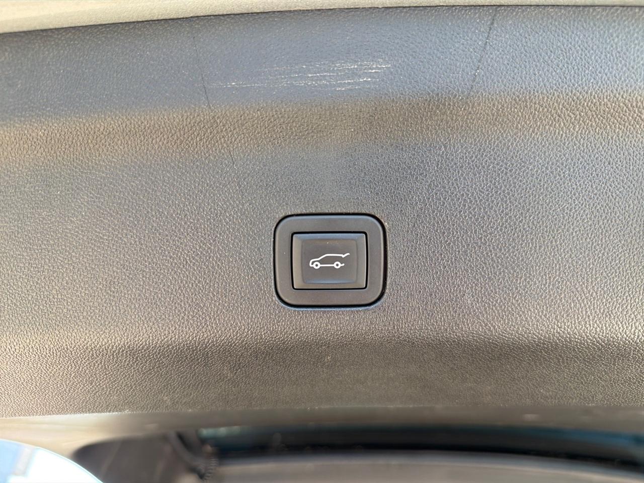GMC Yukon XL 4WD 4dr Denali 2025