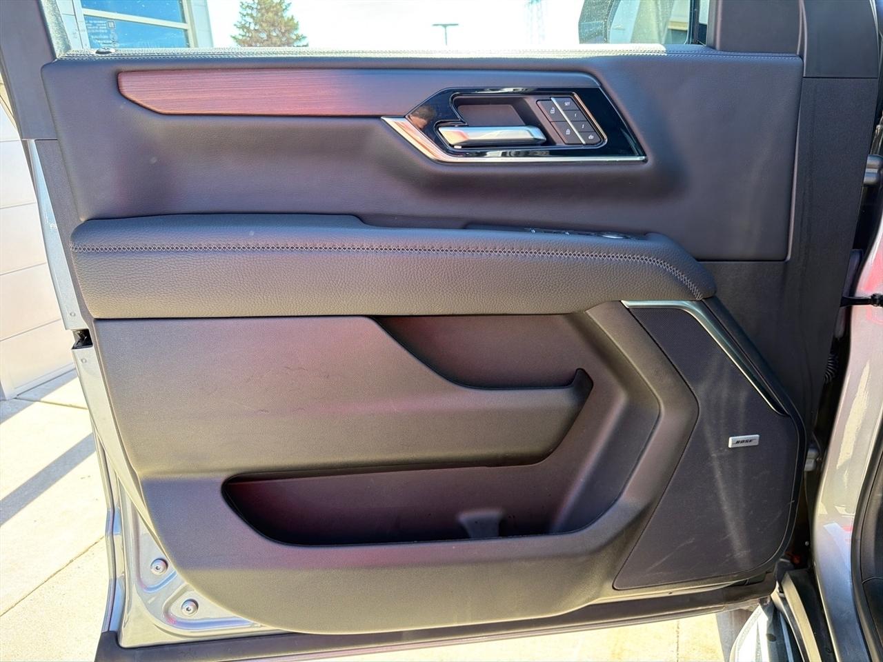 GMC Yukon XL 4WD 4dr Denali 2025