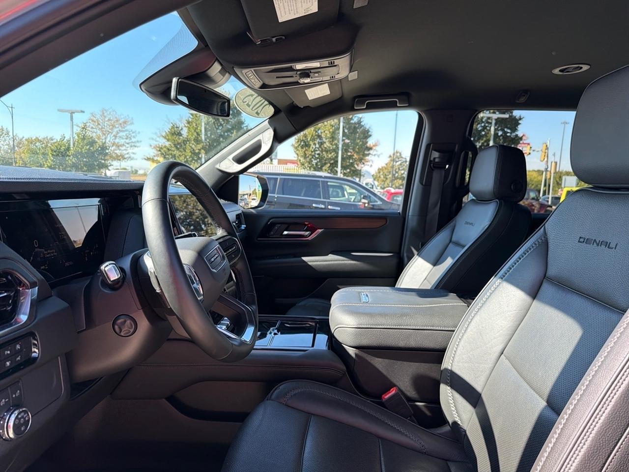GMC Yukon XL 4WD 4dr Denali 2025