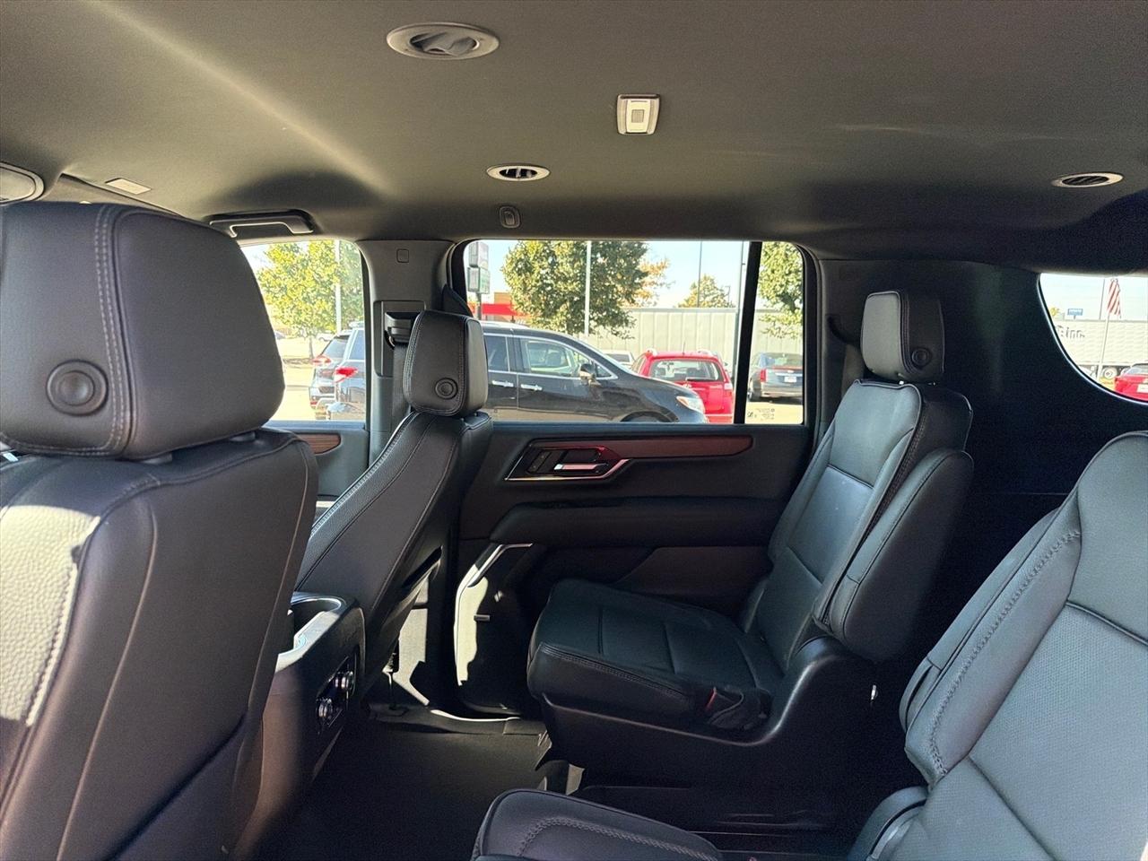 GMC Yukon XL 4WD 4dr Denali 2025