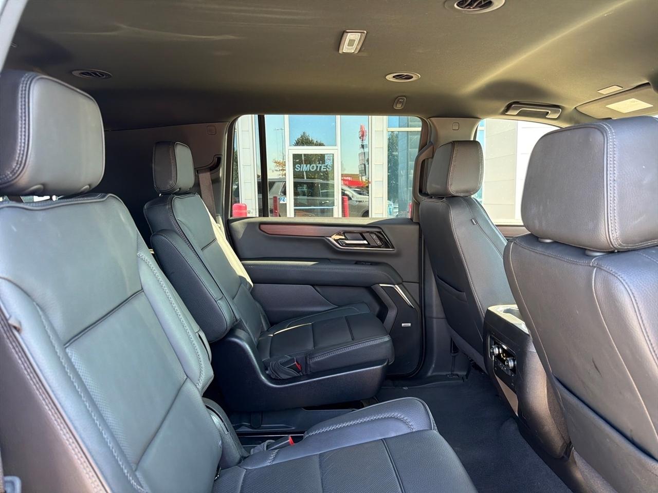 GMC Yukon XL 4WD 4dr Denali 2025