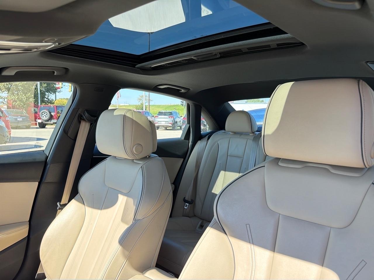 Audi A4 Sedan S line Premium Plus 45 TFSI quattro 2024