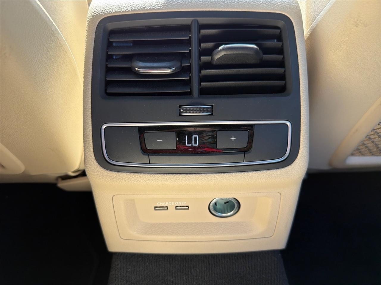 Audi A4 Sedan S line Premium Plus 45 TFSI quattro 2024
