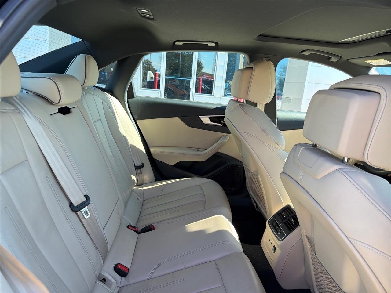 Audi A4 Sedan S line Premium Plus 45 TFSI quattro 2024