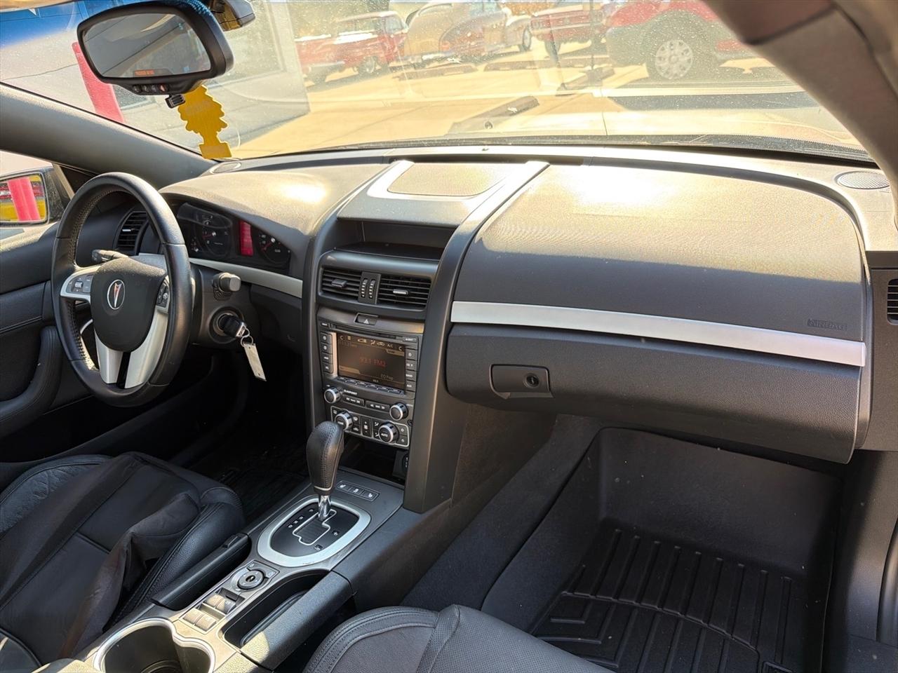 Pontiac G8 4dr Sdn 2009