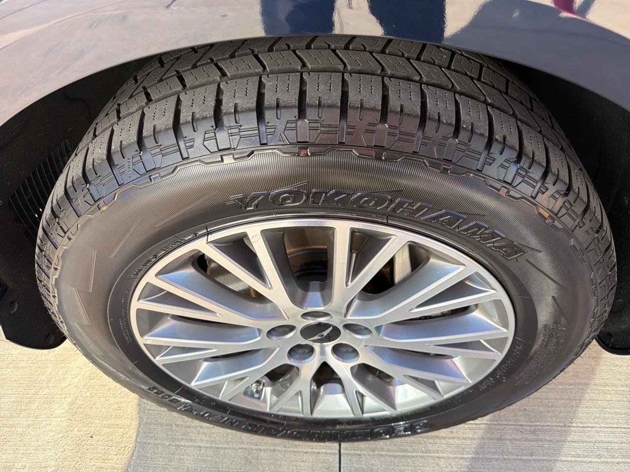 Genesis GV80 2.5T Standard AWD 2025