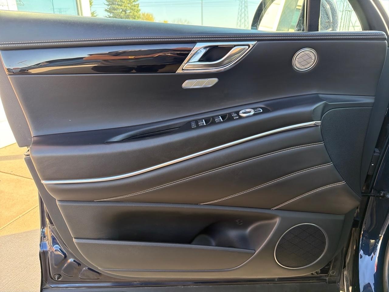 Genesis GV80 2.5T Standard AWD 2025