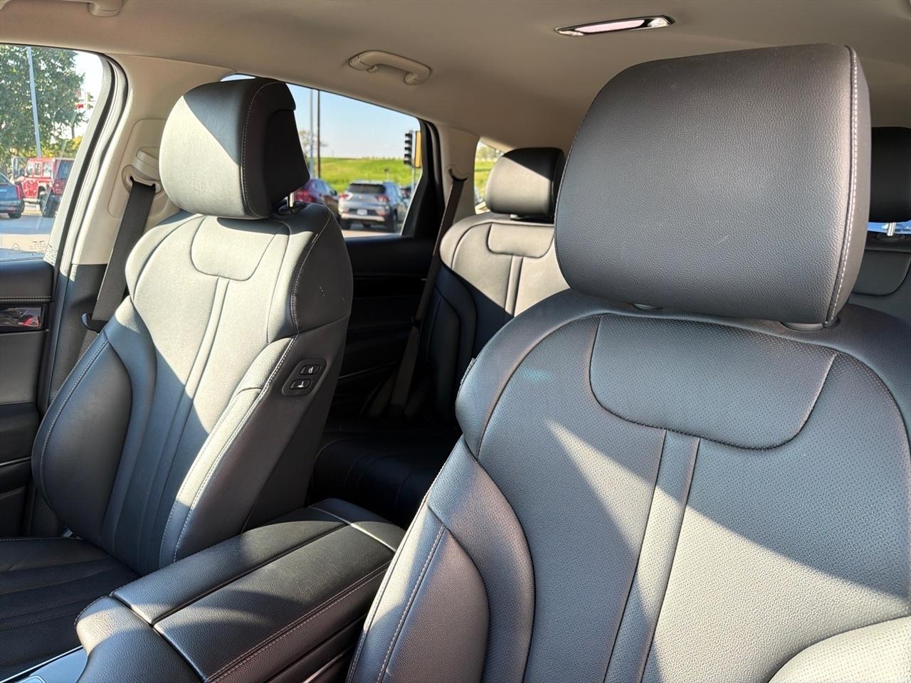 Genesis GV80 2.5T Standard AWD 2025