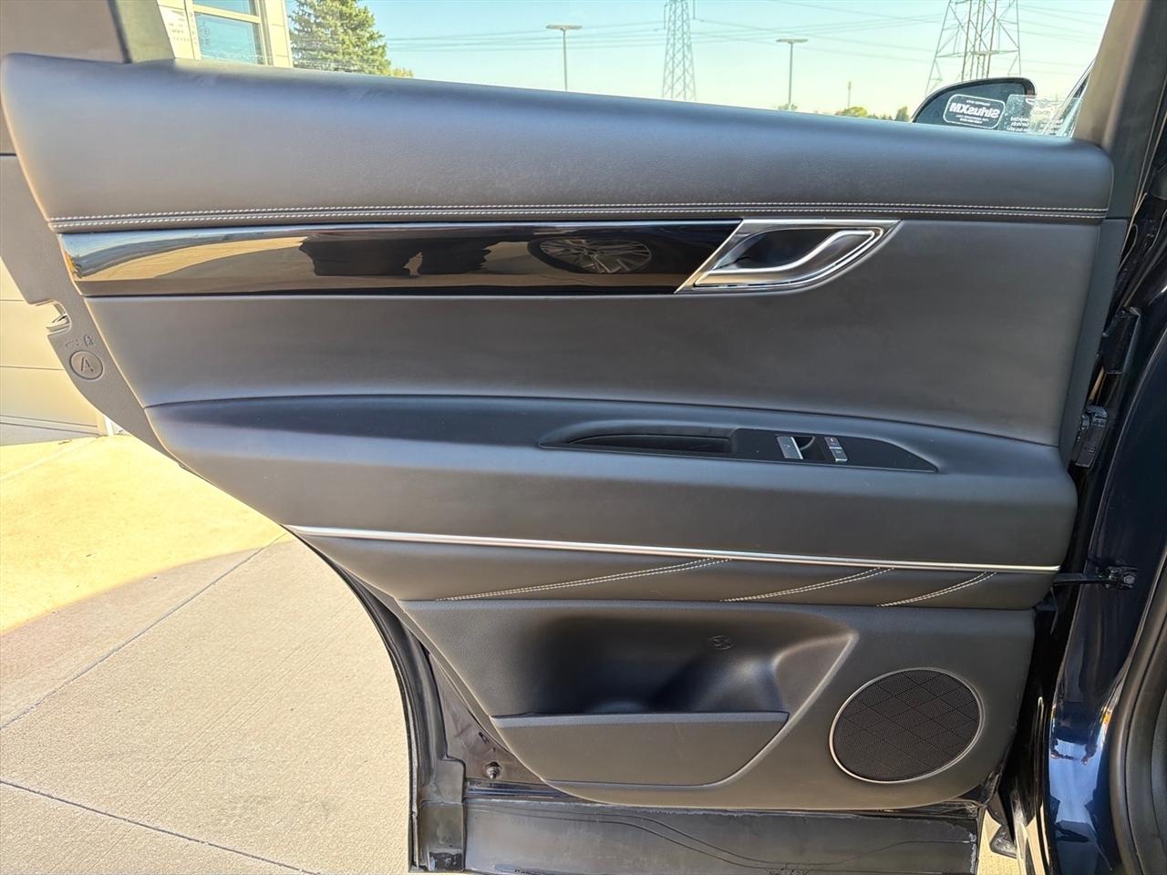 Genesis GV80 2.5T Standard AWD 2025