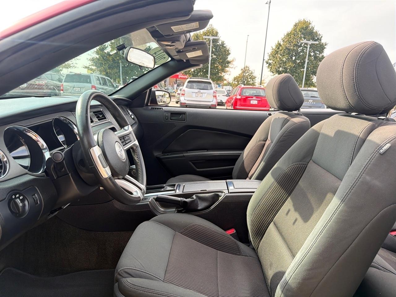Ford Mustang 2dr Conv V6 2014