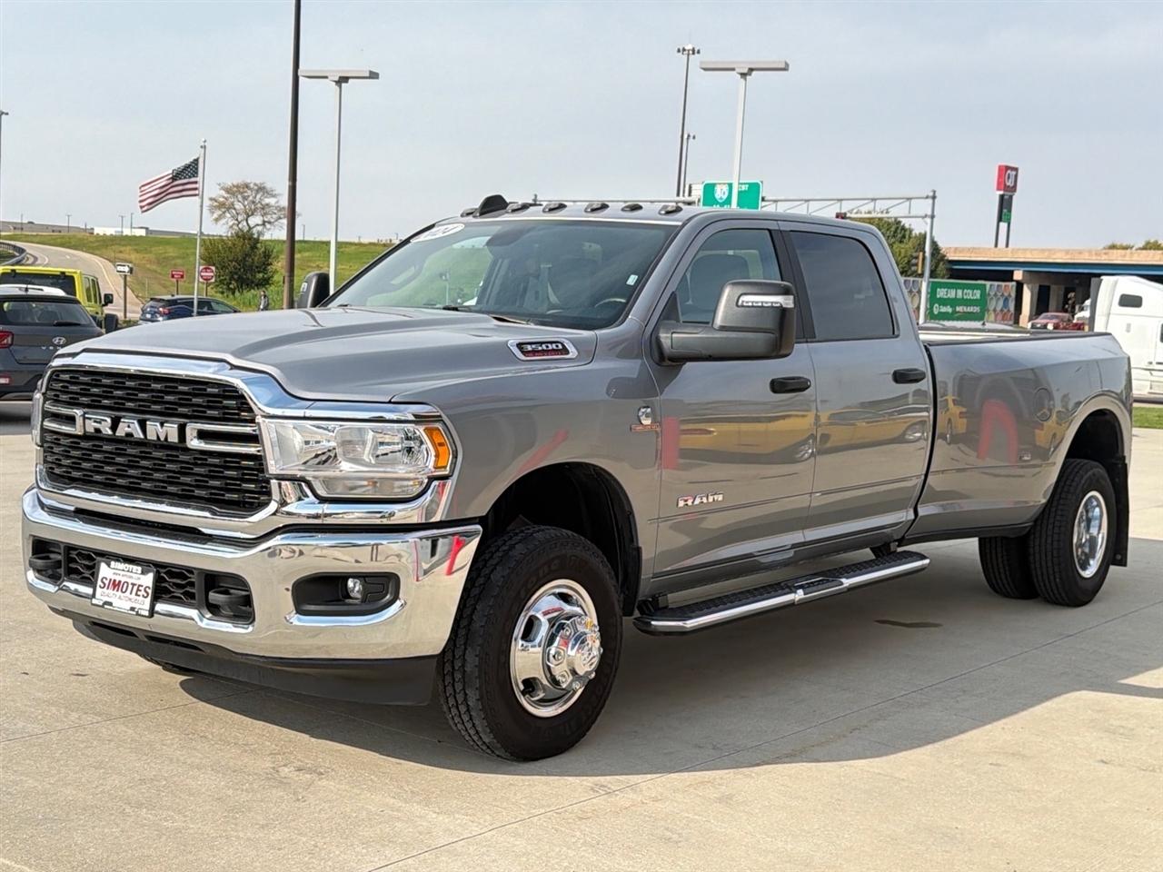 RAM 3500 Big Horn 4x4 Crew Cab 8' Box 2024
