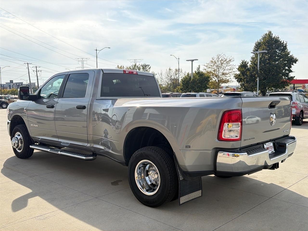 RAM 3500 Big Horn 4x4 Crew Cab 8' Box 2024