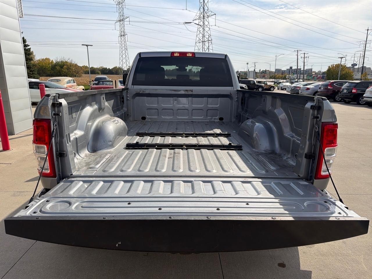 RAM 3500 Big Horn 4x4 Crew Cab 8' Box 2024