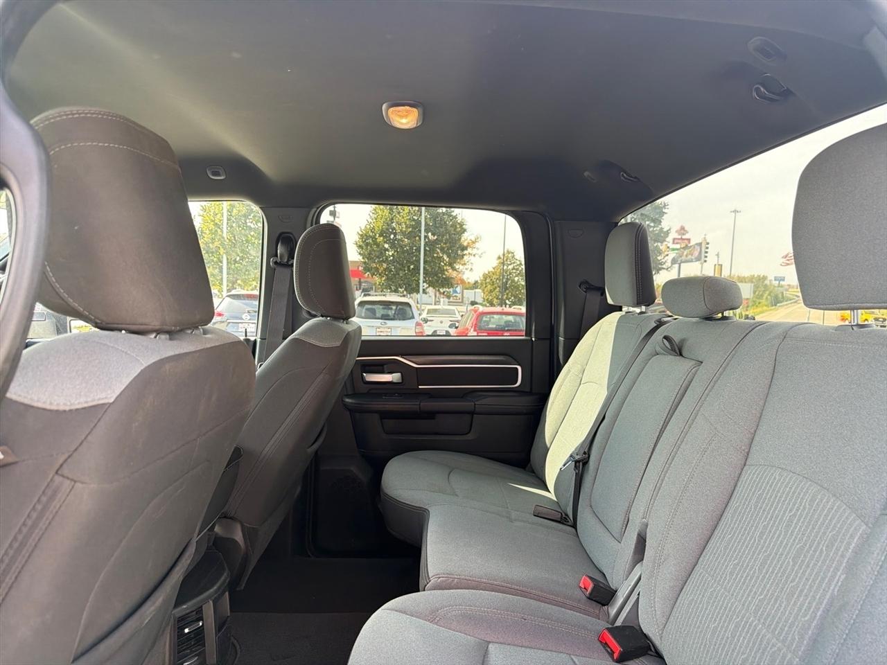 RAM 3500 Big Horn 4x4 Crew Cab 8' Box 2024