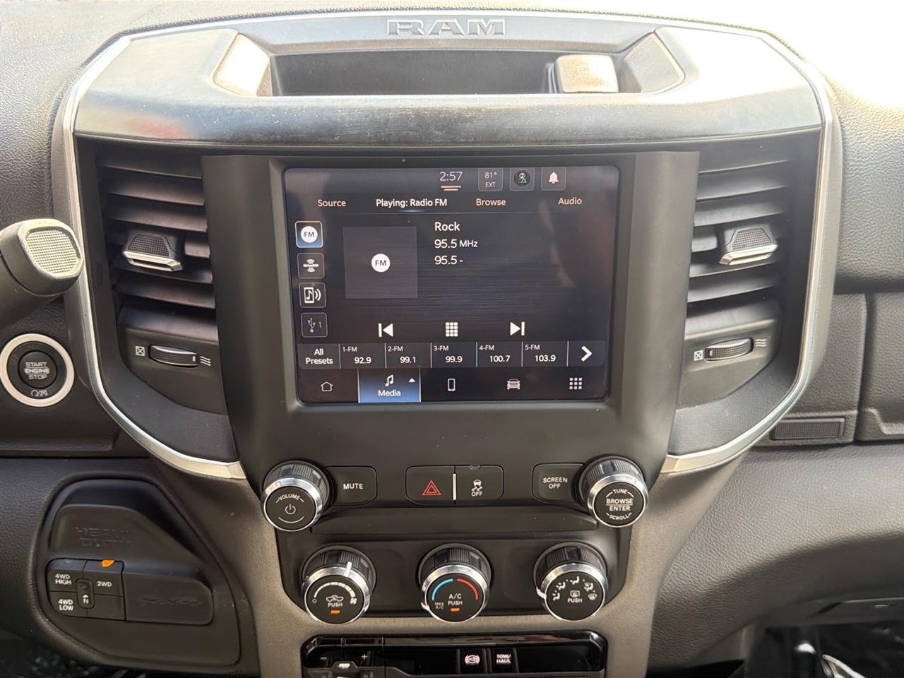 RAM 3500 Big Horn 4x4 Crew Cab 8' Box 2024