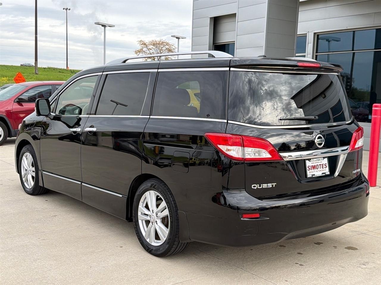 Nissan Quest 4dr Platinum 2015