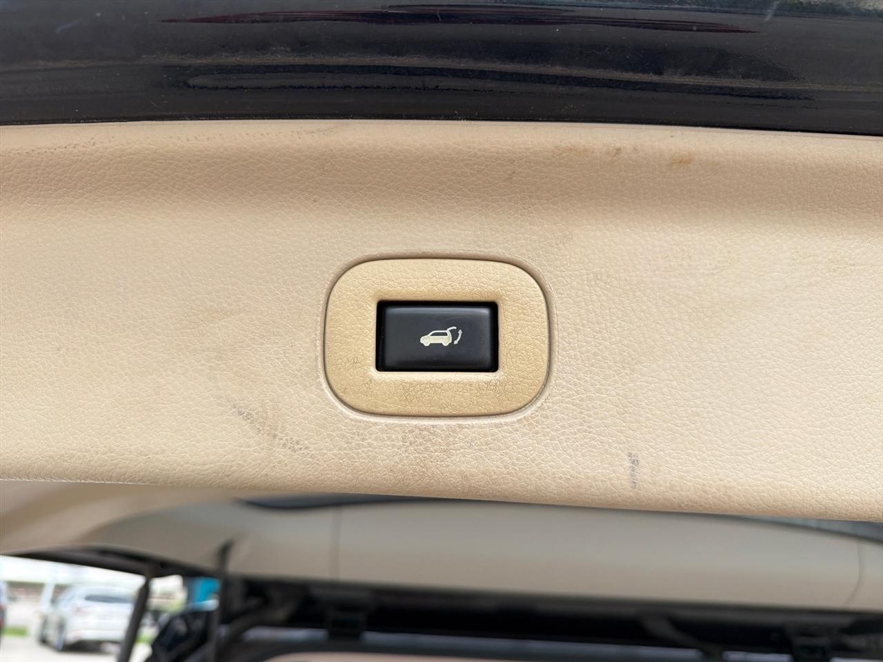 Nissan Quest 4dr Platinum 2015