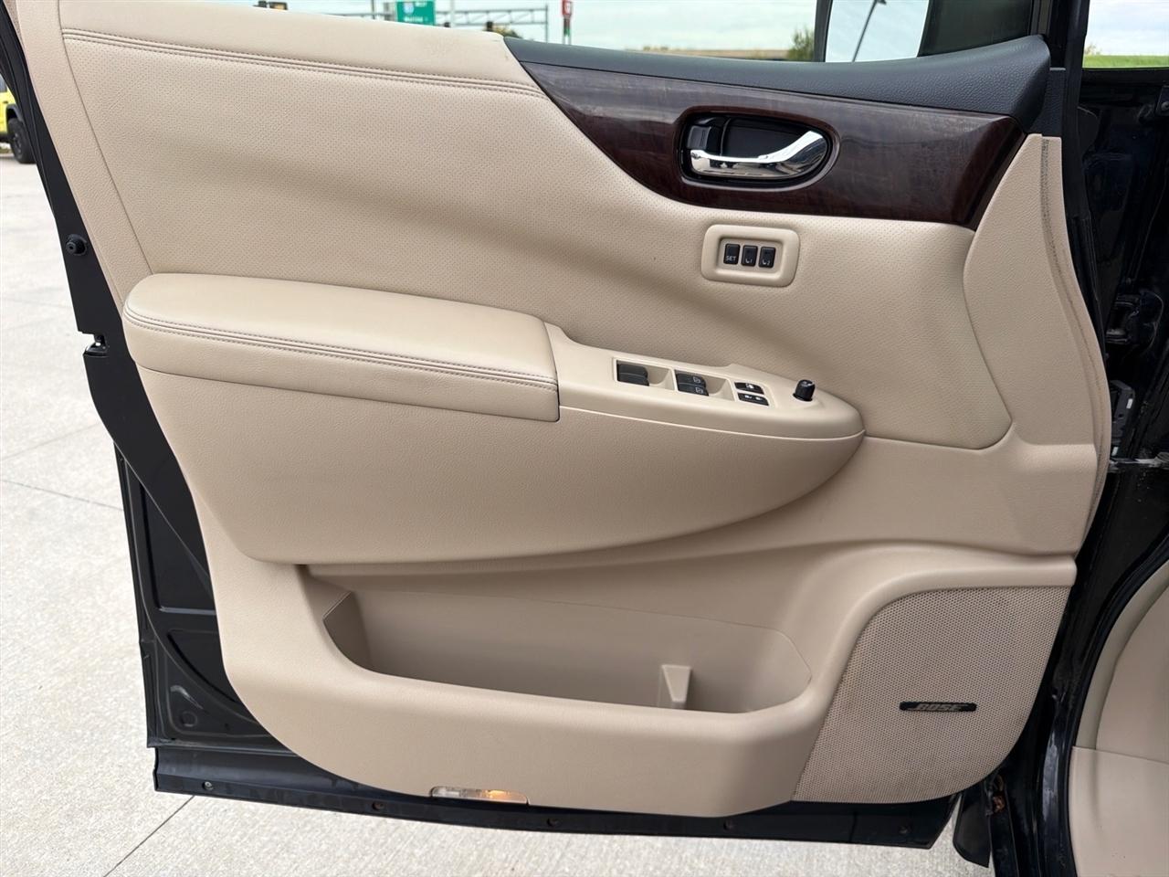 Nissan Quest 4dr Platinum 2015