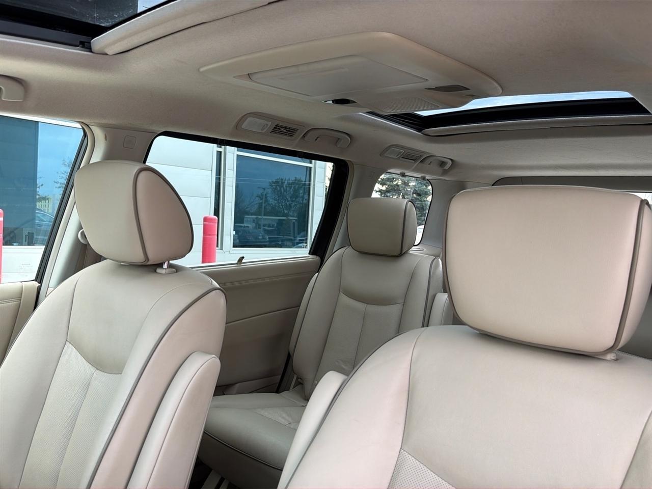 Nissan Quest 4dr Platinum 2015
