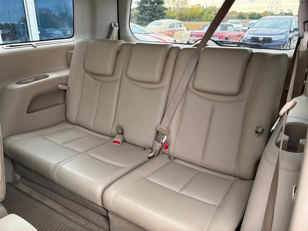Nissan Quest 4dr Platinum 2015