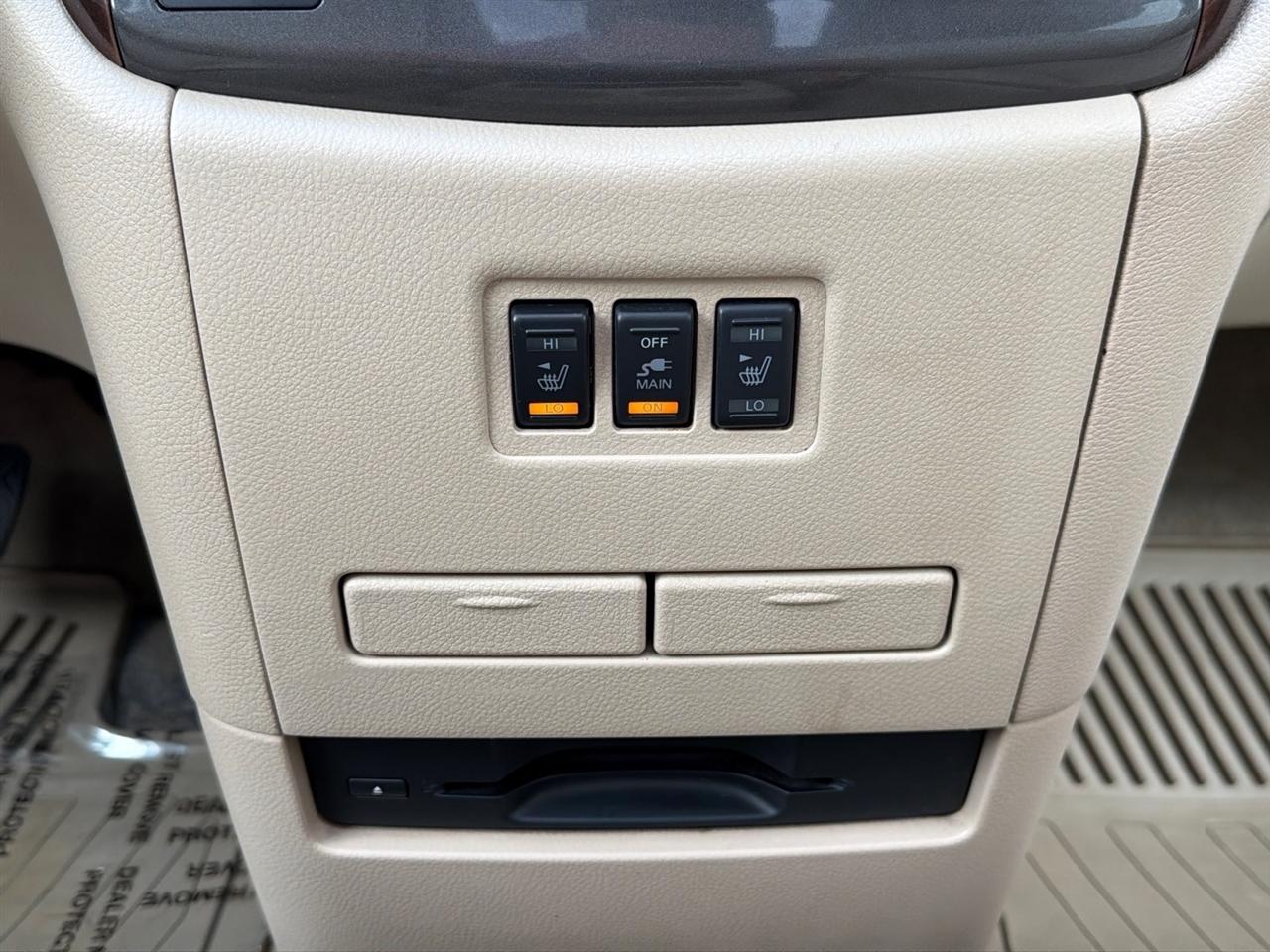 Nissan Quest 4dr Platinum 2015