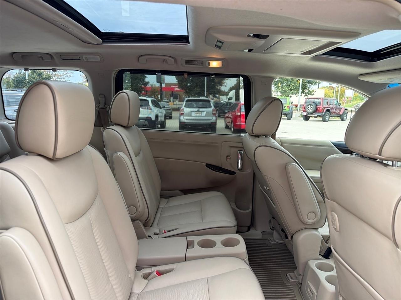 Nissan Quest 4dr Platinum 2015
