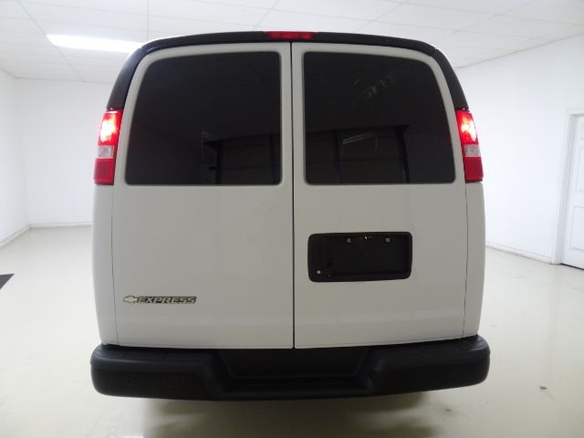 2019 Chevrolet Express Cargo Van 2500 photo 3