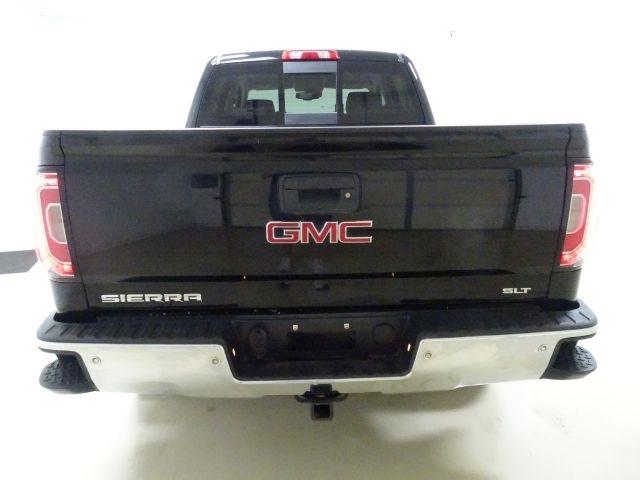 GMC Sierra 1500 4WD Crew Cab 143.5" SLT 2017