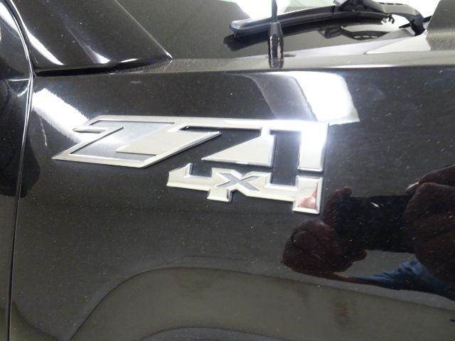 GMC Sierra 1500 4WD Crew Cab 143.5" SLT 2017