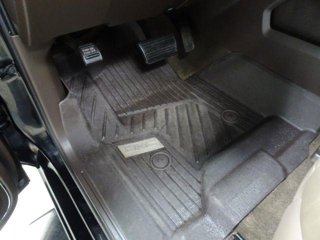 GMC Sierra 1500 4WD Crew Cab 143.5" SLT 2017