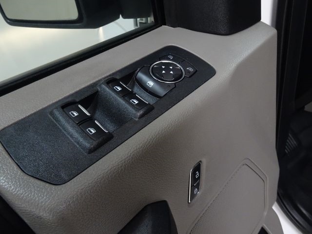 Ford F-150 Lariat 2WD SuperCab 8' Box 2018