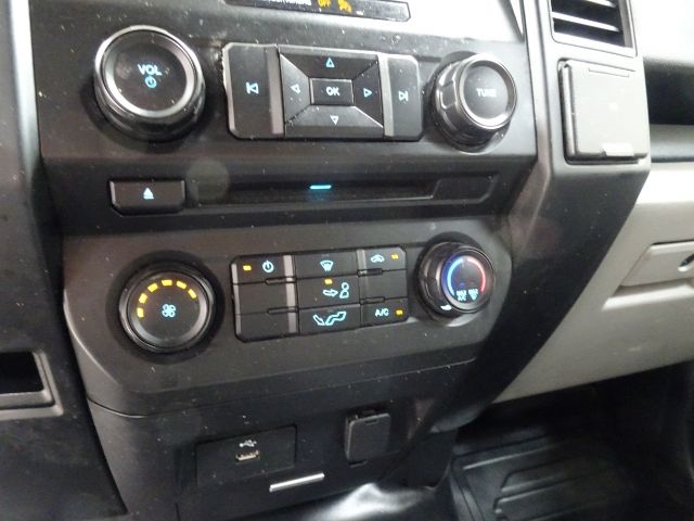 Ford F-150 Lariat 2WD SuperCab 8' Box 2018