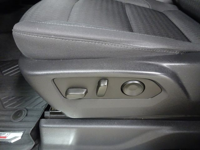 Chevrolet Silverado 1500 4WD Crew Cab 157" LT 2023