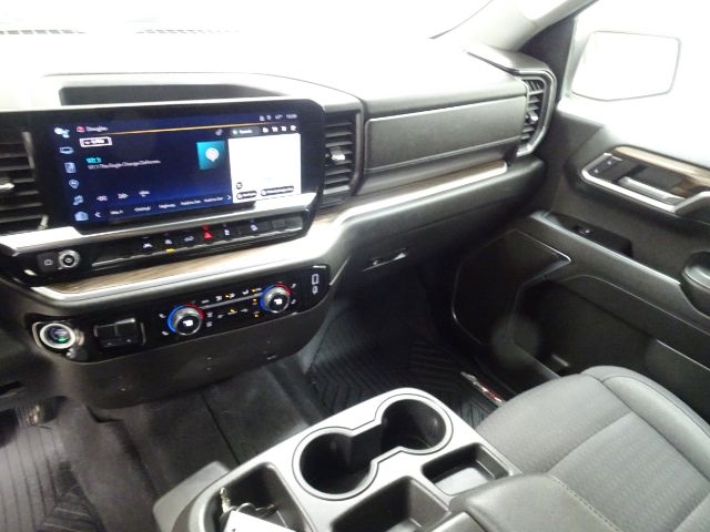 Chevrolet Silverado 1500 4WD Crew Cab 157" LT 2023