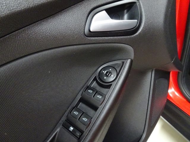 Ford Focus 4dr Sdn SE 2014