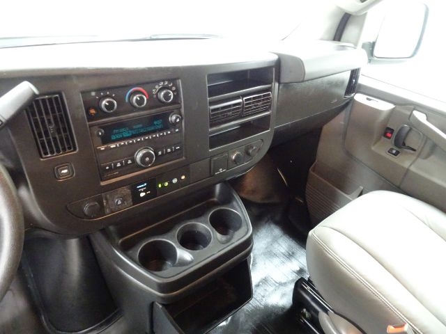 Chevrolet Express Cargo Van RWD 2500 135" 2020