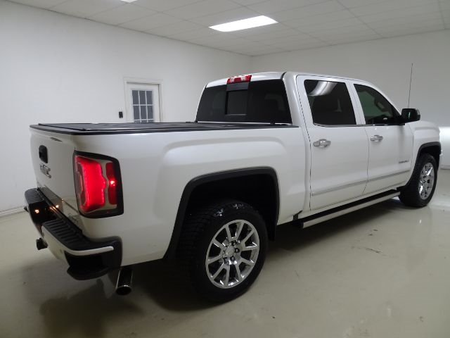 GMC Sierra 1500 4WD Crew Cab 143.5" Denali 2017