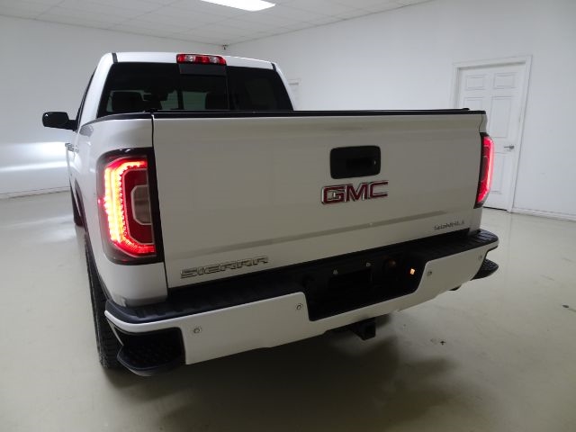 GMC Sierra 1500 4WD Crew Cab 143.5" Denali 2017