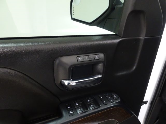 GMC Sierra 1500 4WD Crew Cab 143.5" Denali 2017