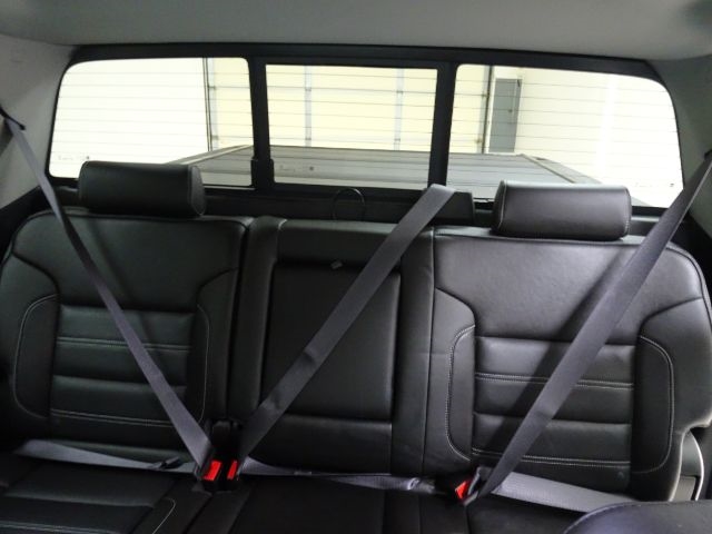 GMC Sierra 1500 4WD Crew Cab 143.5" Denali 2017