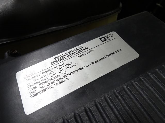 GMC Sierra 1500 4WD Crew Cab 143.5" Denali 2017