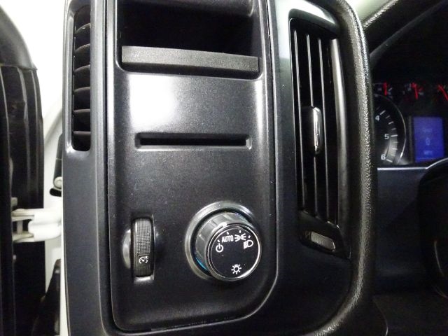 Chevrolet Silverado 1500 2WD Crew Cab 143.5" LS 2018