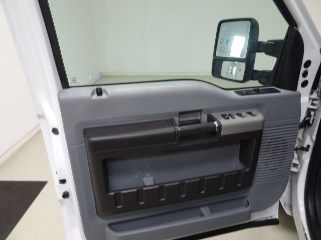 Ford Super Duty F-250 SRW 2WD Crew Cab 156" King Ranch 2015